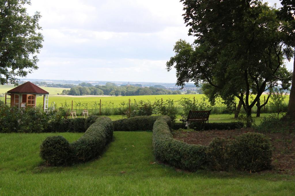 Schloss Lelkendorf - Fewo Parkblick Exterior foto